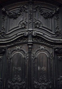 black door, antique door in Munich, Germany #ihaveathingwithdoors