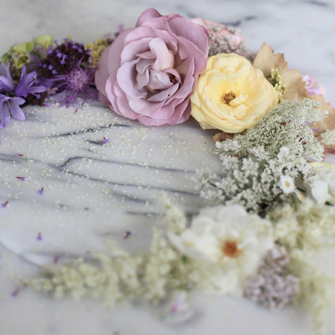pastel summer flower arrangement with white hydrangea, roses, Queen Anne's lace, foxgloves, heuchera // stylist Anastasia Benko 